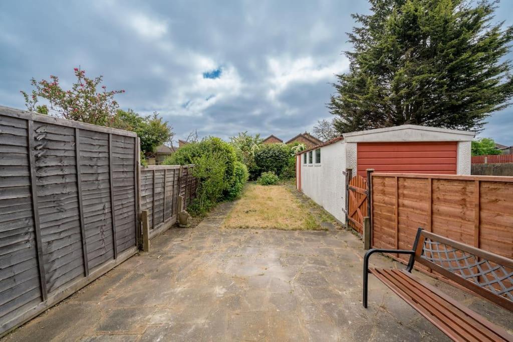 Lux 3Bed Near Wembley With Parking By Oceana Group - Sleeps 8 Harrow Exterior foto